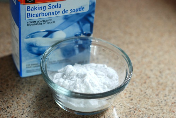 baking soda to remove crayon marks off the wall